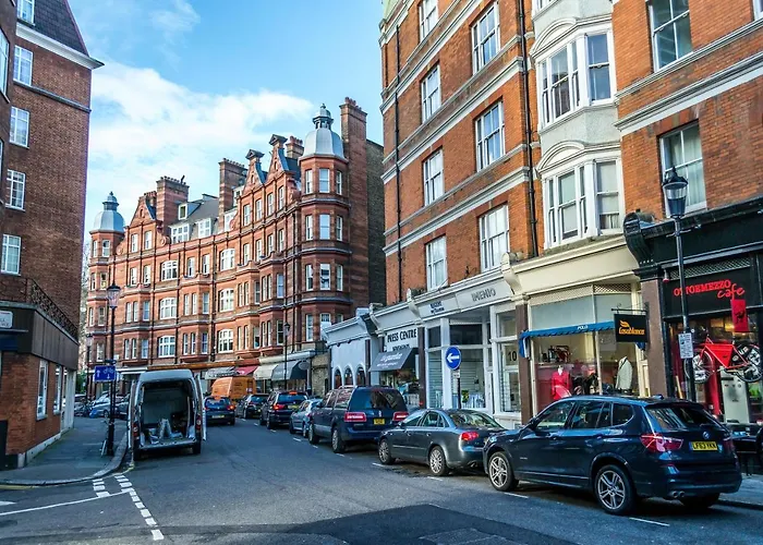 One Bedroom High Street Kensington Apartment